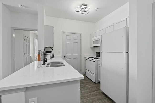 Building Photo - 510 S Highland St