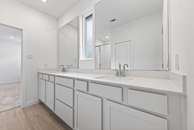 Building Photo - 27435 Sunterra Village Dr