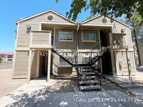 Building Photo - 2 WEEKS FREE RENT ON THIS FULLY REMODELED ...