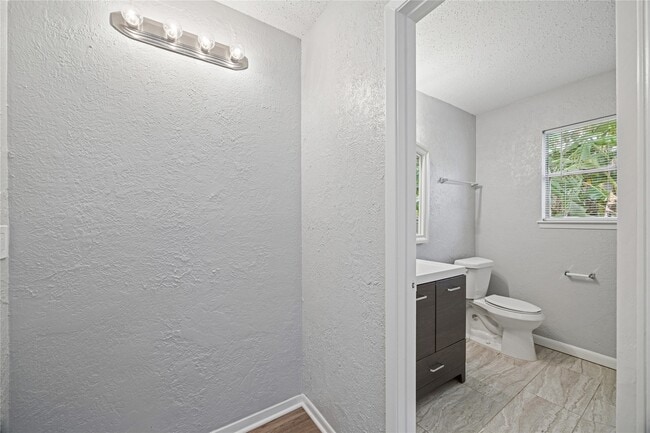 Building Photo - 13838 Beech Hollow Ln