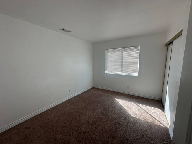 Building Photo - 3 BEDROOM SINGLE STORY HOME WITH ABOVE GROUND SPA!