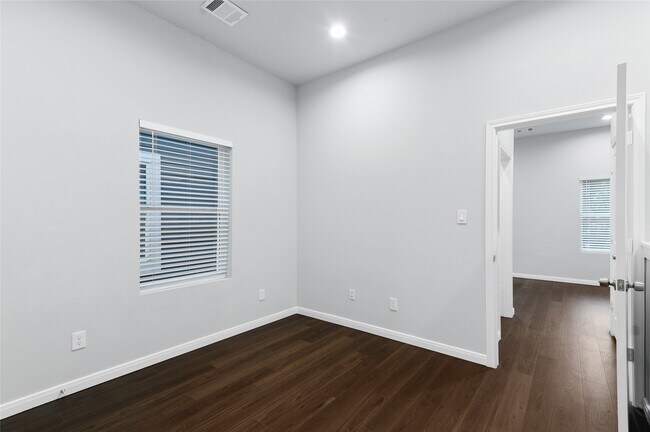 Building Photo - 4919 Paradigm Ln