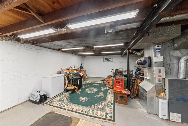 Building Photo - 559 Edson Ave