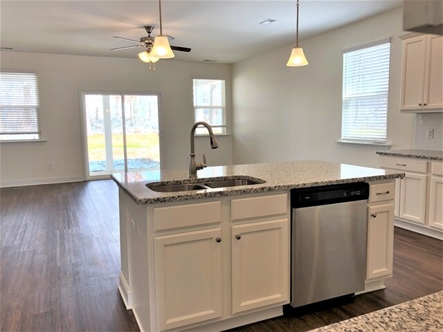 Building Photo - 160 Gregory Dr