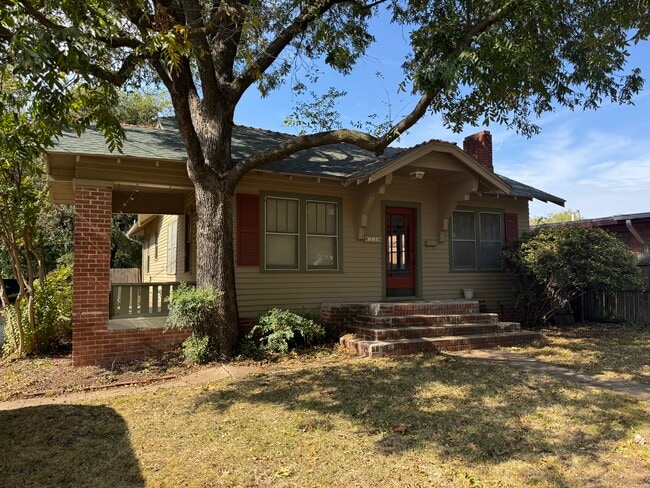 Building Photo - 512 S Crawford Ave