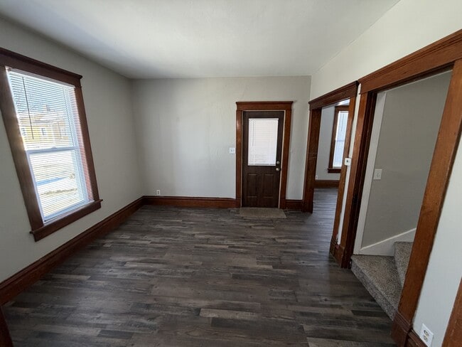 Building Photo - 405 Rock St