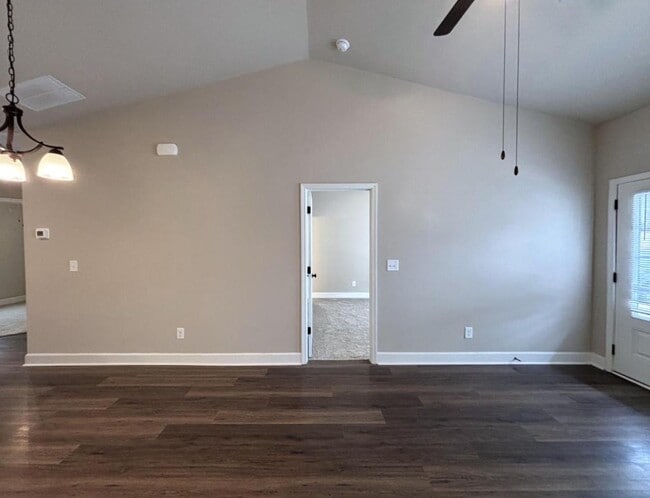 Building Photo - 601 Parkview Ct
