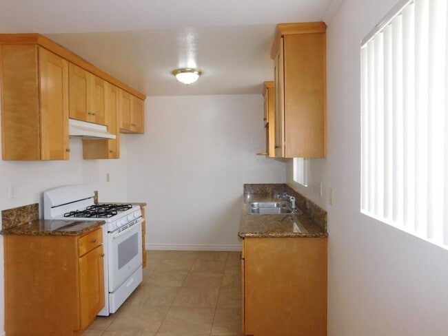 Building Photo - 7841 Shaffer Cir