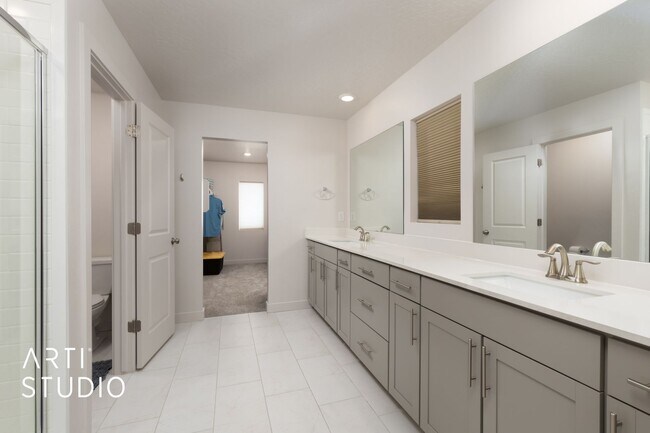 Building Photo - 2577 N Velvet Moon Dr