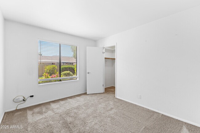 Building Photo - 8943 E Friess Dr