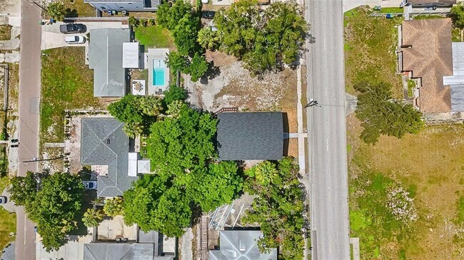 Building Photo - 2610 W Cypress St