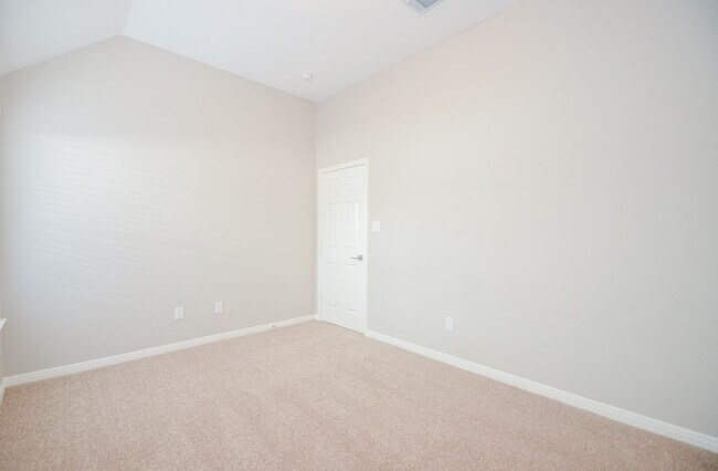 Building Photo - 2123 Thistlerock Ln