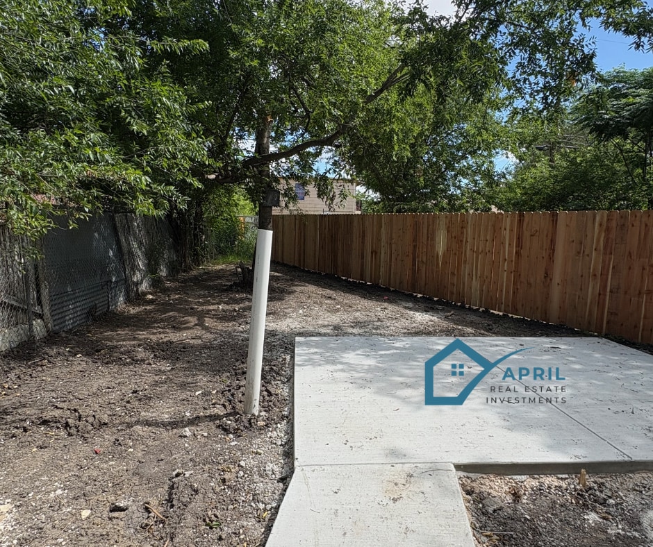 Building Photo - 1927 W Mayfield Blvd