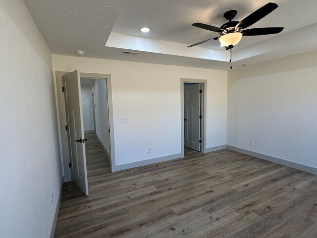 Building Photo - BRAND NEW 3 Bed 2 Bath in WAYNESVILLE - FOR RENT