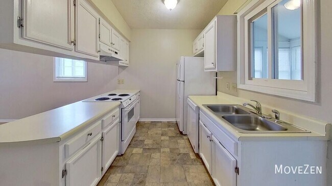 Building Photo - 809 Antler Dr