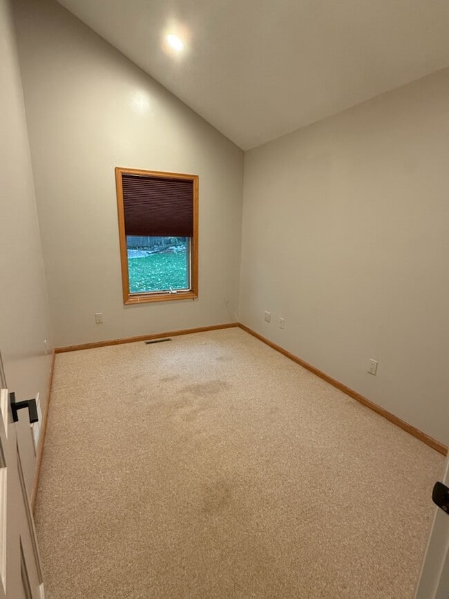 Building Photo - 15350 Drexel Way