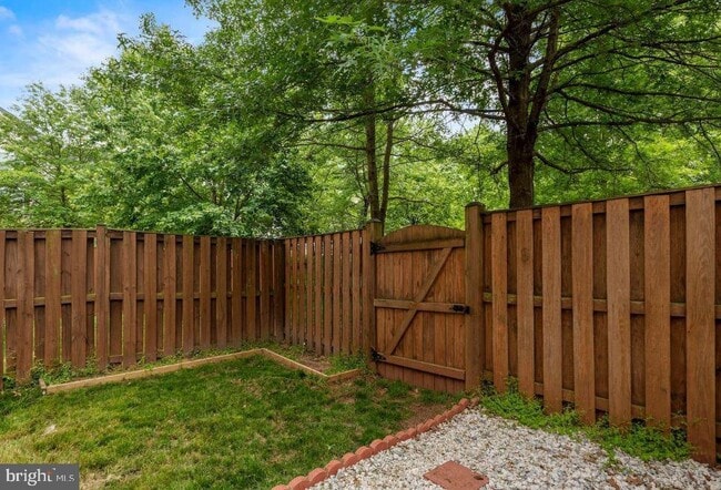 Building Photo - 45556 Lakemont Square