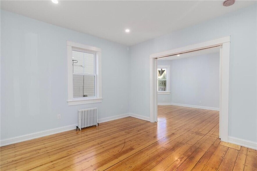 Building Photo - 43 E George St