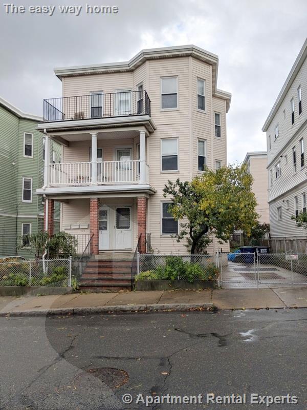 Building Photo - 11 New Hampshire Ave