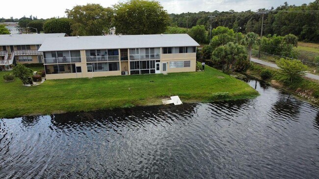 Building Photo - 260 Dorchester K