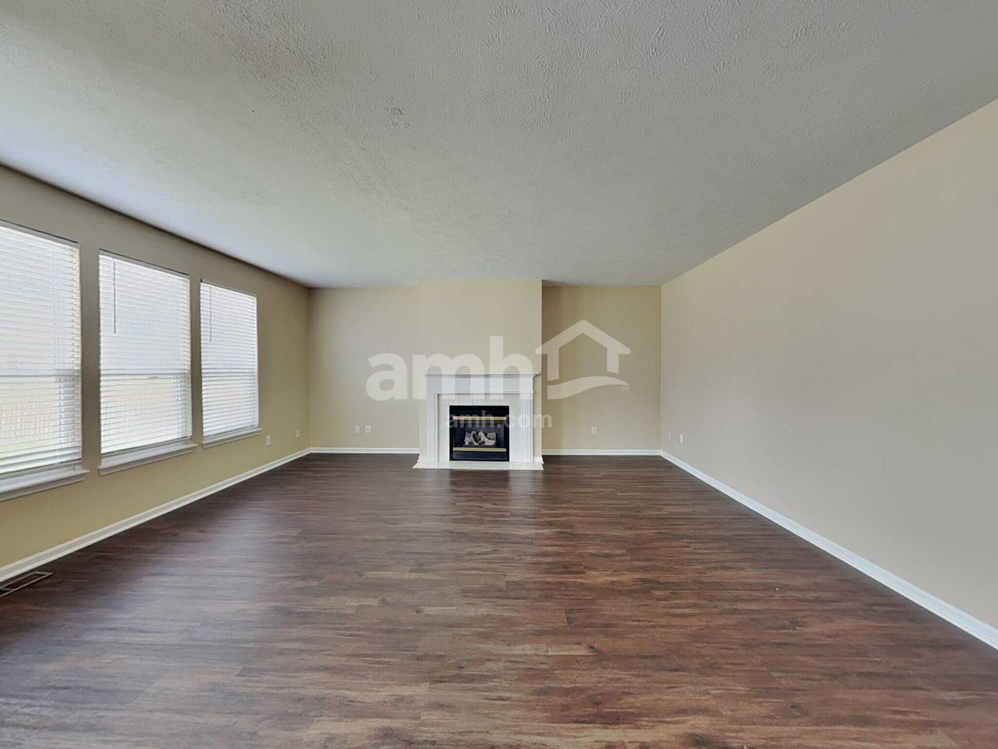 Building Photo - 6702 Meadow View Ct