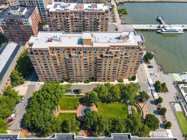 Building Photo - 1500 Washington St