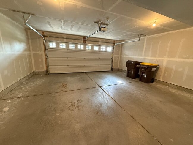 Building Photo - 8972 Dolby St