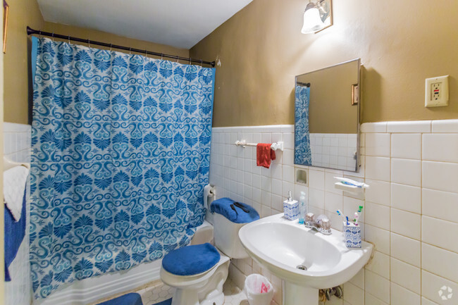 Bathroom - Mahlon Martin Apartments