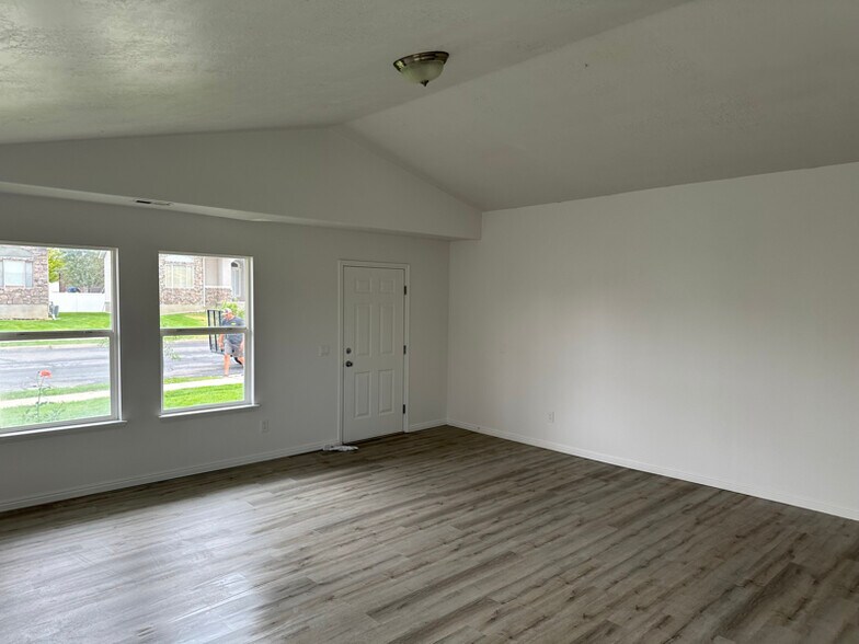 Building Photo - 3127 W 525 N