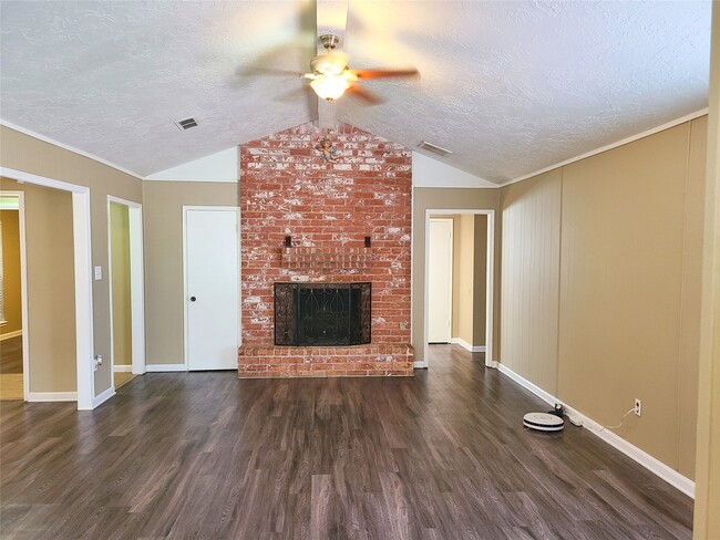 Building Photo - 12519 Hunting Brook Dr