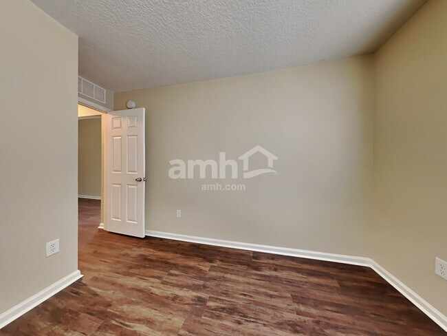 Building Photo - 8227 Stelling Dr