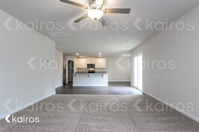 Building Photo - 351 Common Reed Dr