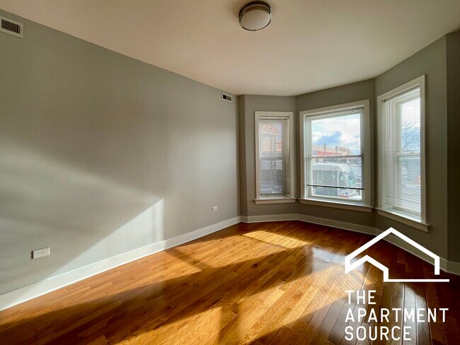 Building Photo - 4736 W Armitage Ave