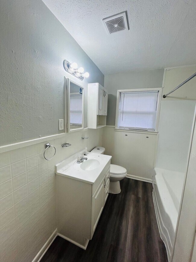 Building Photo - Spacious South Waco Home