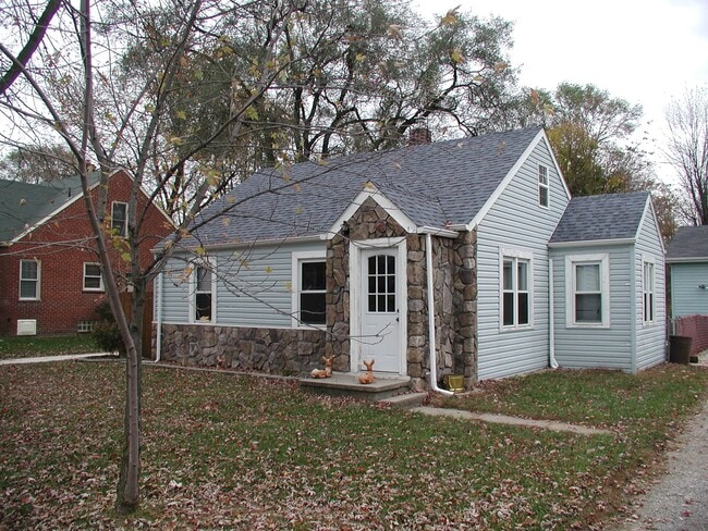 Building Photo - 7219 Washington St