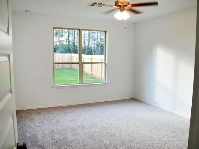 Building Photo - 14439 Sunny Bnd Wy