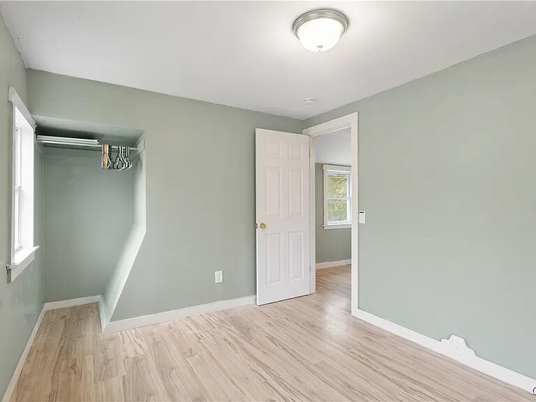 Building Photo - 414 Broadwell Ave