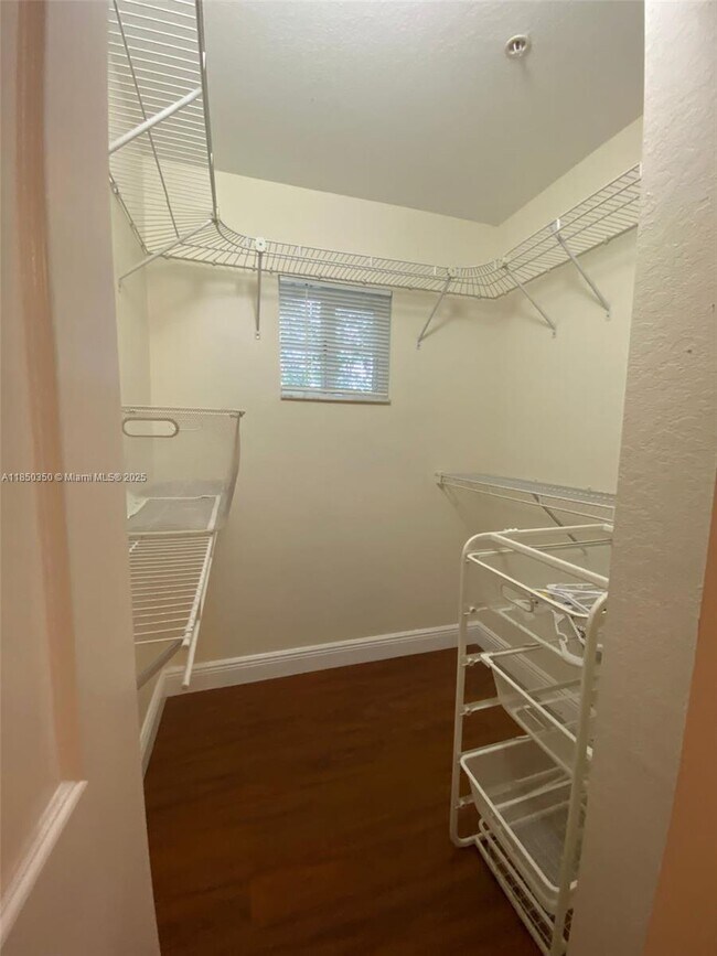 Building Photo - 2520 Centergate Dr