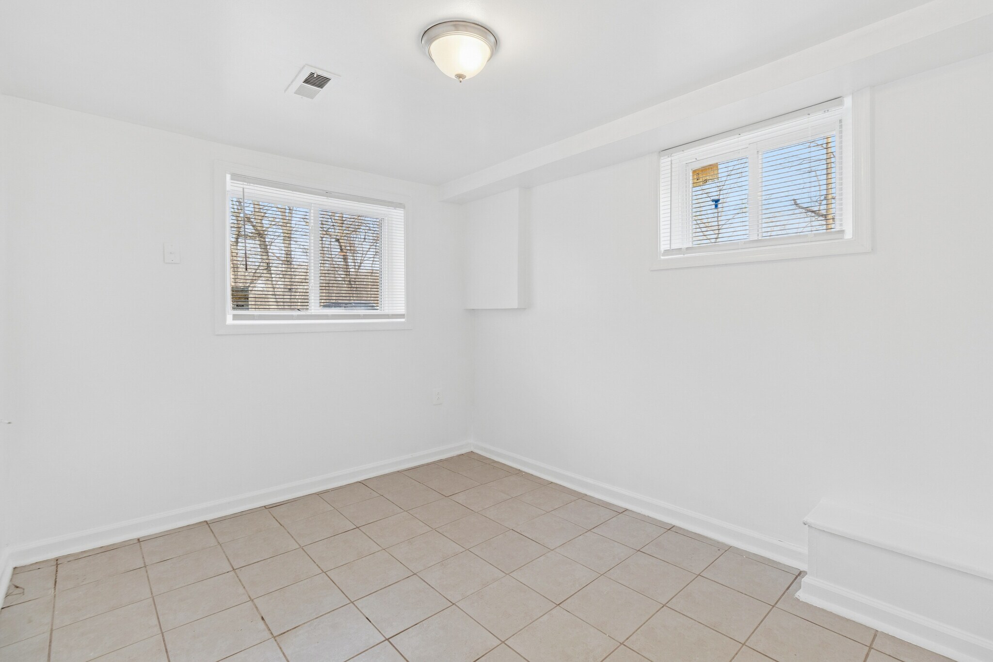 Building Photo - 407 Lebaum St SE