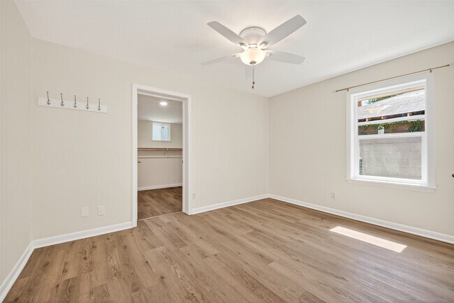 Building Photo - 7950 Longridge Dr