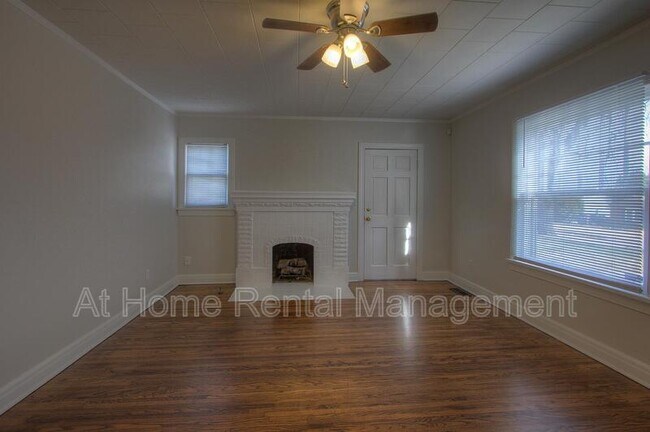 Building Photo - 1316 S Knoxville Ave