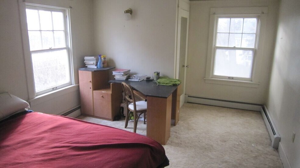 Building Photo - 1035 NE Monroe St