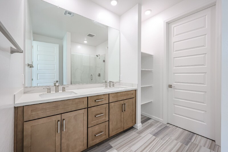 Building Photo - 1137 E Kachina Trl