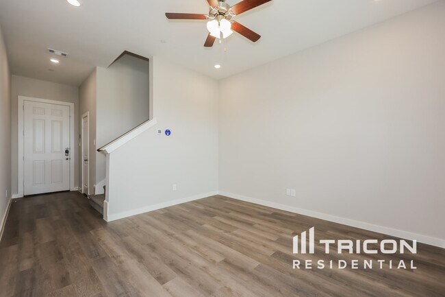 Building Photo - 209 Holbeck Cir