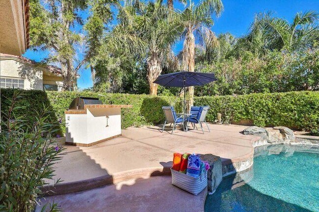 Building Photo - 44700 Calle Placido