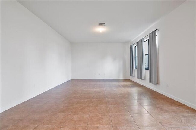 Building Photo - 8857 Willow Cove Ln