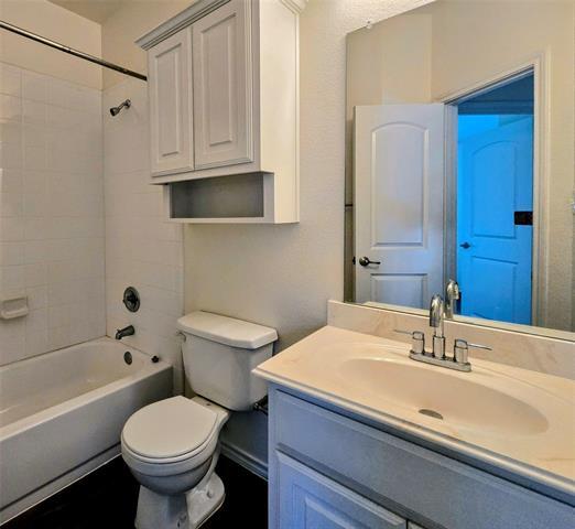 Building Photo - 2113 Woodhaven Dr