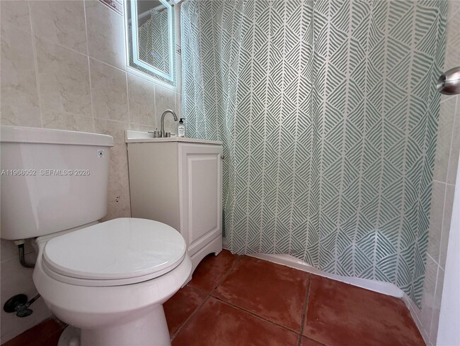 Building Photo - 2801 SW 26th St