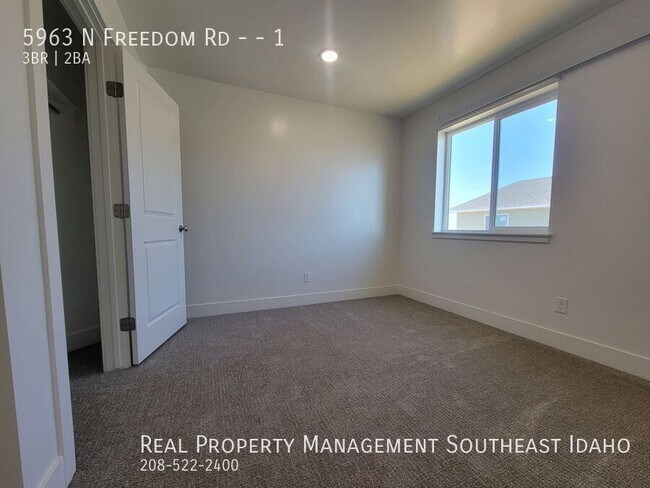 Building Photo - 5963 N Freedom Rd