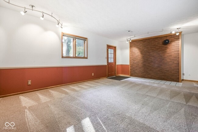 Building Photo - 615 Mulberry St